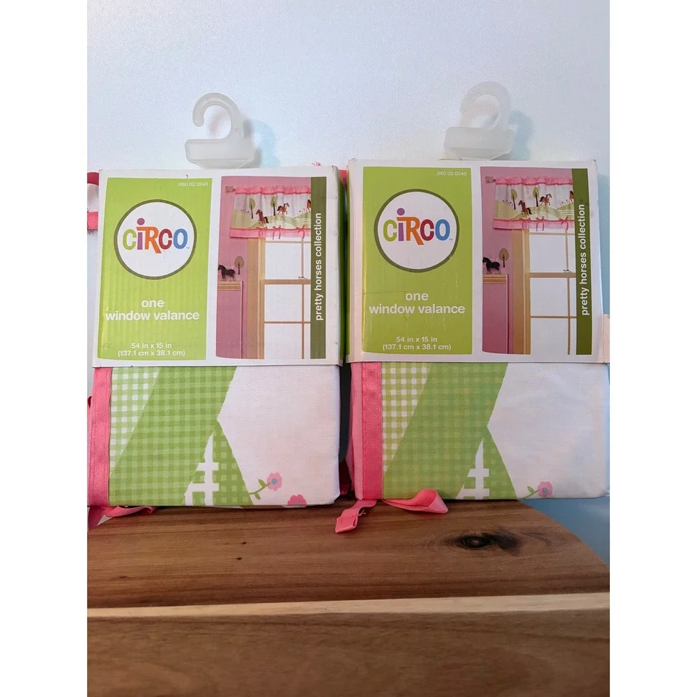 Circo Target Pretty Horses Collection Window Valance 54 x15 Set of 2 New Sealed